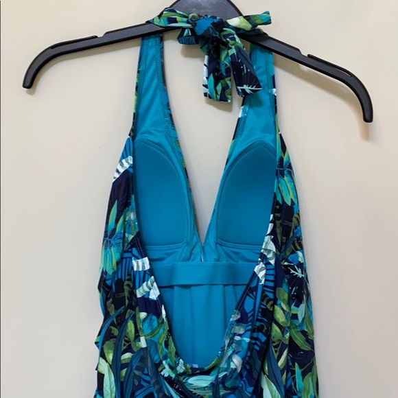 NWT La Vie En Rose Halter Swimsuit 🩱 - Picture 9 of 15